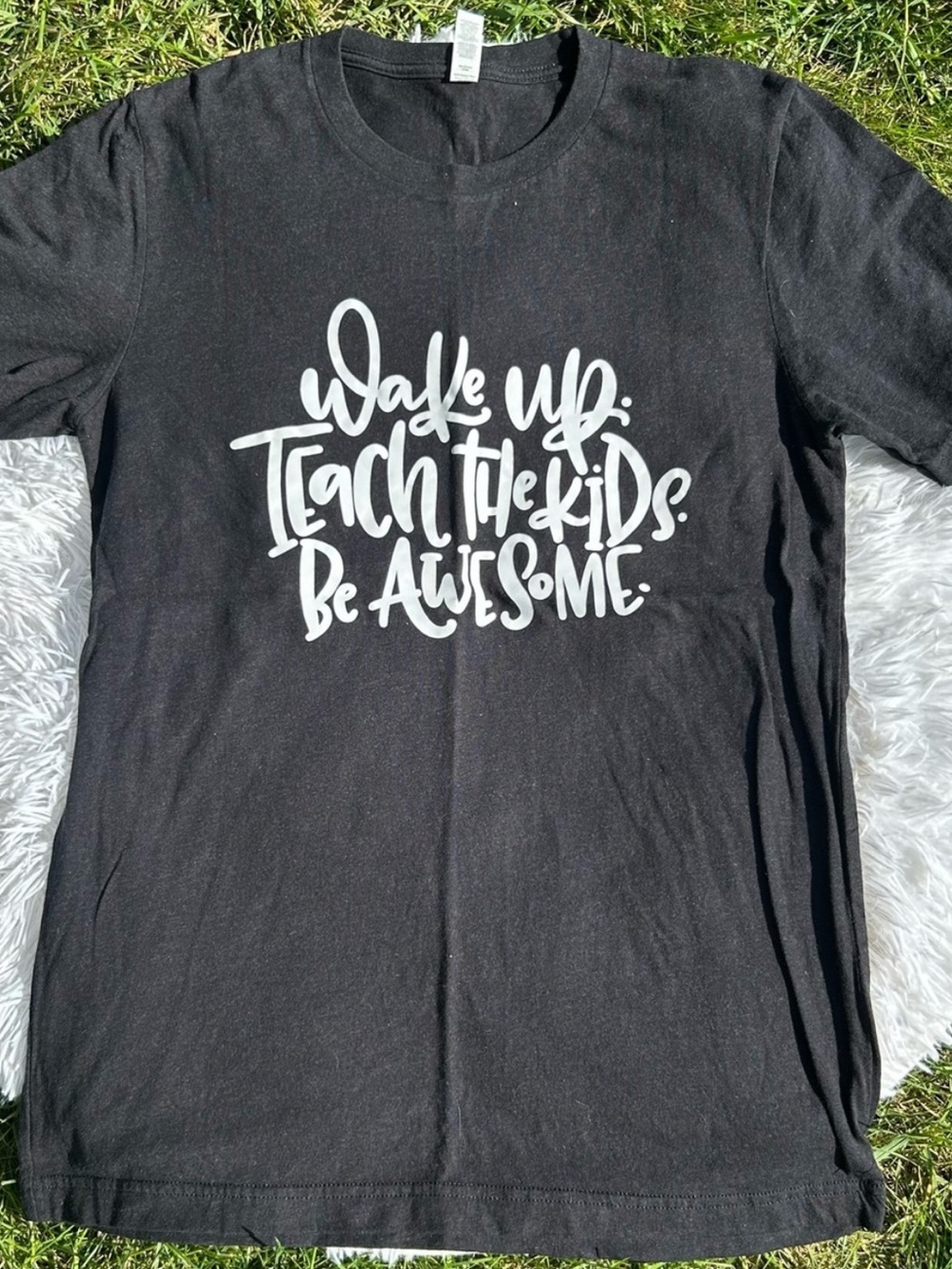 🩶5/$30 Bella Canvas Heather Black “ Teach the Kids ” T-shirt Size Medium